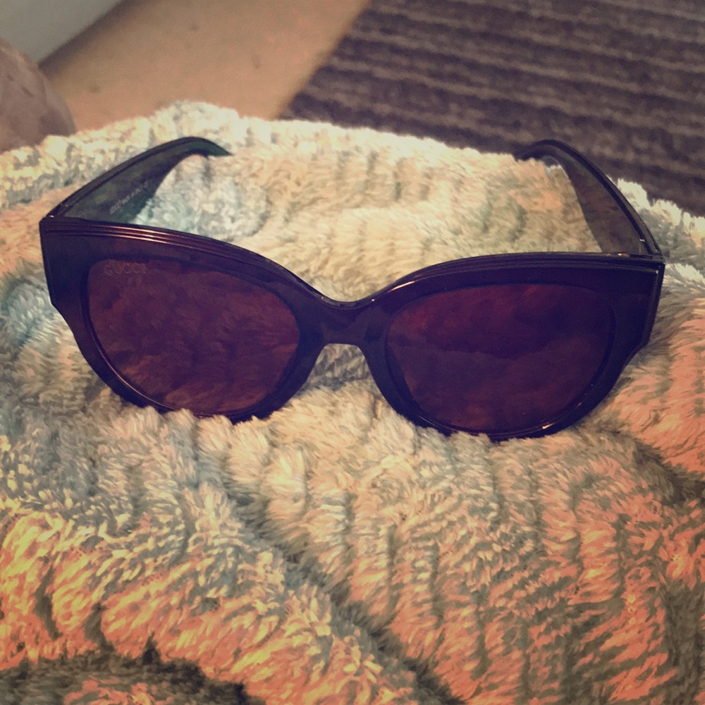 Gucci glasses with serial # and tags